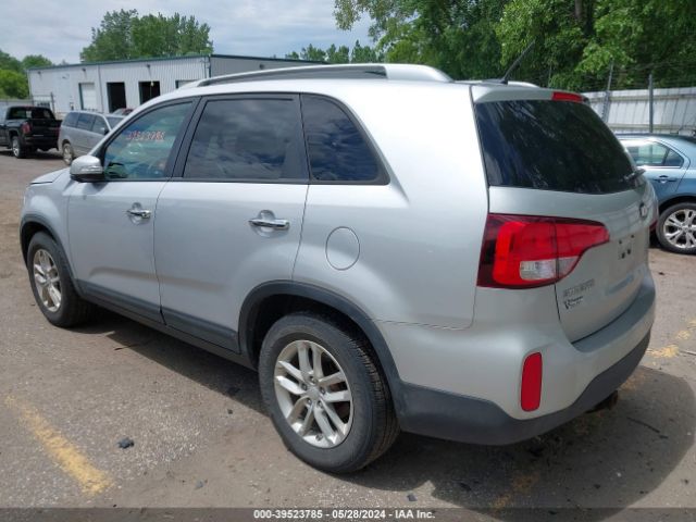 Photo 2 VIN: 5XYKT4A72FG589610 - KIA SORENTO 