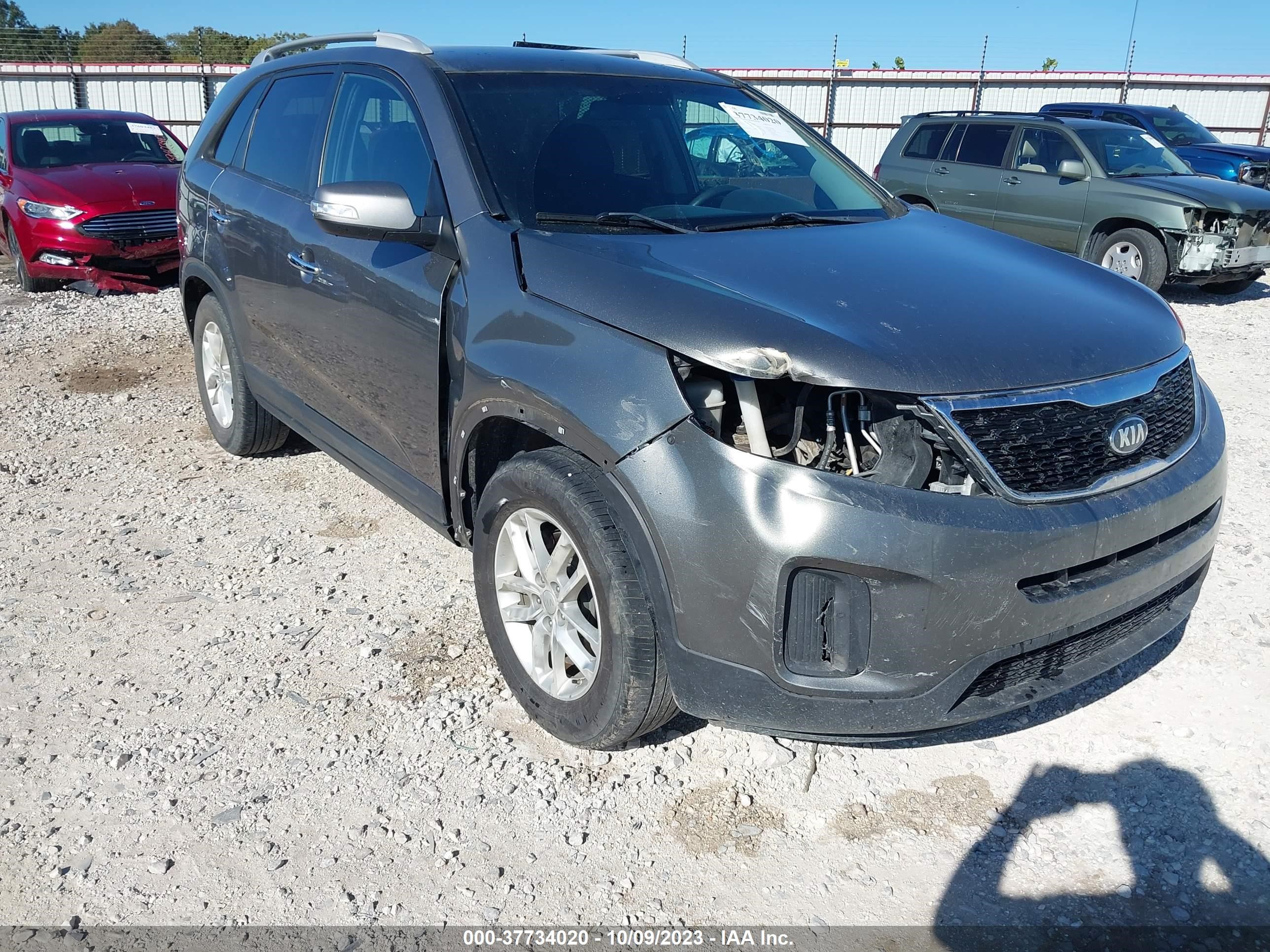 Photo 5 VIN: 5XYKT4A72FG590420 - KIA SORENTO 