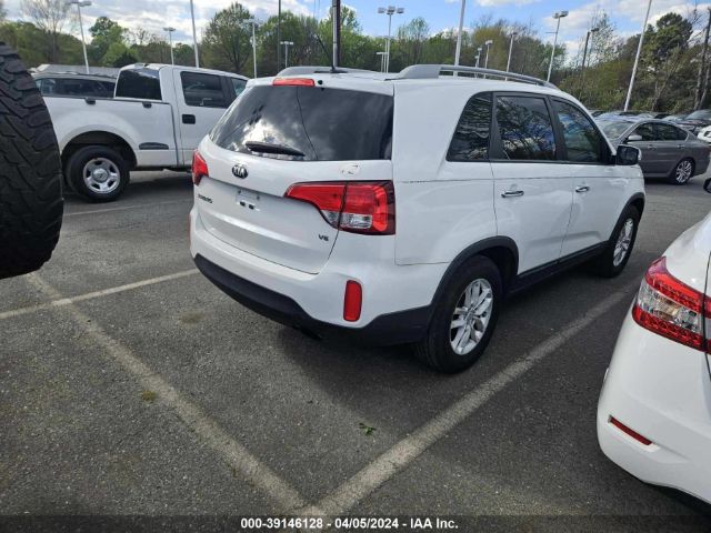 Photo 3 VIN: 5XYKT4A72FG634755 - KIA SORENTO 