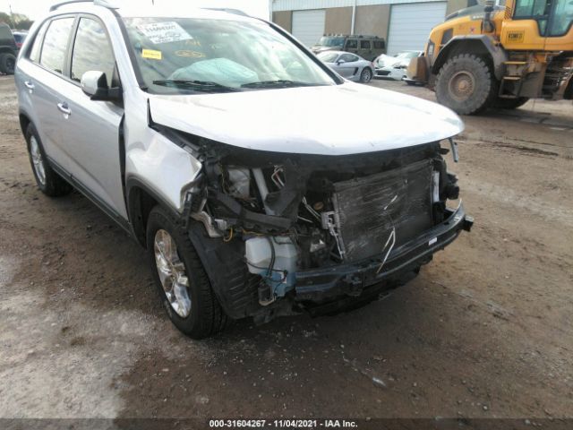 Photo 5 VIN: 5XYKT4A73FG612523 - KIA SORENTO 