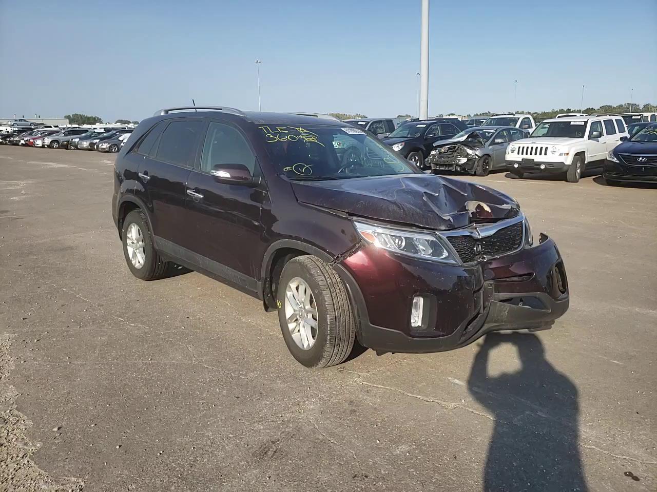 Photo 10 VIN: 5XYKT4A74FG550694 - KIA SORENTO LX 