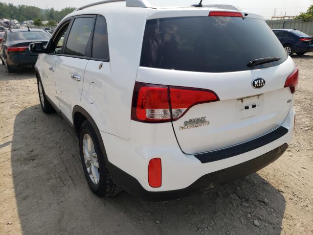 Photo 2 VIN: 5XYKT4A74FG589592 - KIA SORENTO LX 