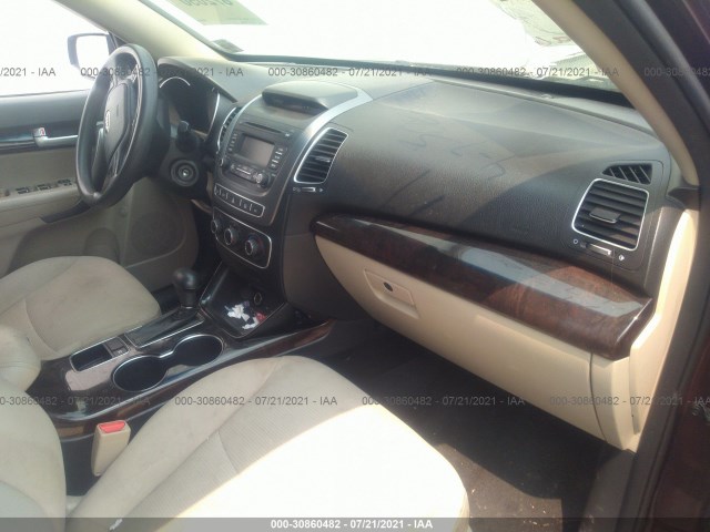 Photo 4 VIN: 5XYKT4A75FG581744 - KIA SORENTO 