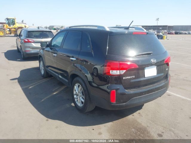 Photo 2 VIN: 5XYKT4A76FG589321 - KIA SORENTO 