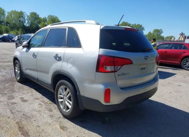 Photo 2 VIN: 5XYKT4A76FG597161 - KIA SORENTO 