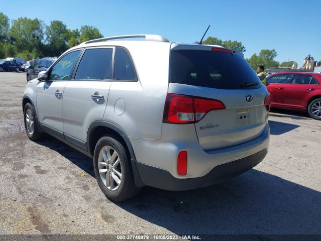 Photo 2 VIN: 5XYKT4A76FG597161 - KIA SORENTO 