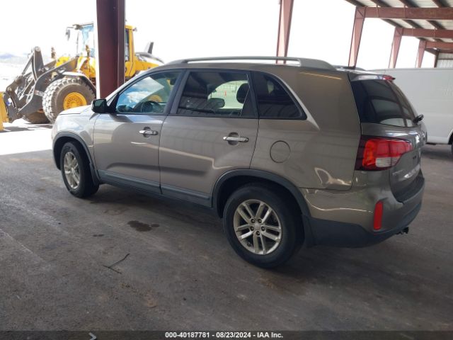 Photo 2 VIN: 5XYKT4A79FG613269 - KIA SORENTO 