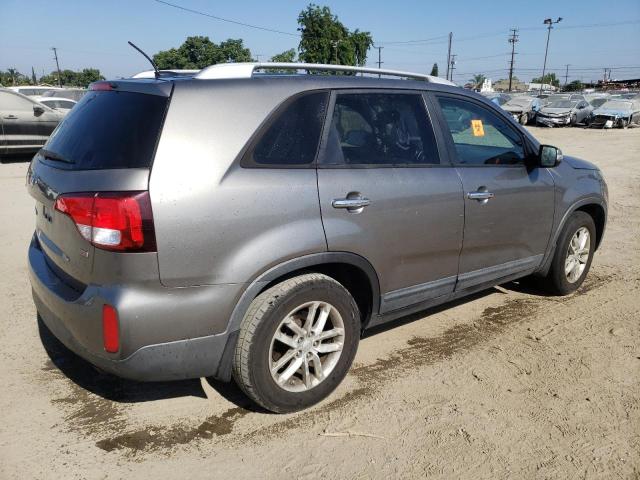 Photo 2 VIN: 5XYKT4A7XEG536894 - KIA SORENTO LX 