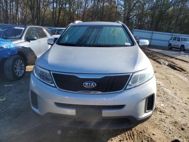 Photo 4 VIN: 5XYKT4A7XFG595655 - KIA SORENTO LX 