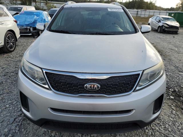 Photo 4 VIN: 5XYKT4A7XFG622661 - KIA SORENTO LX 