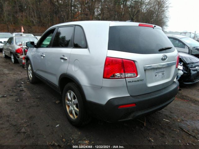 Photo 2 VIN: 5XYKTCA10BG015829 - KIA SORENTO 