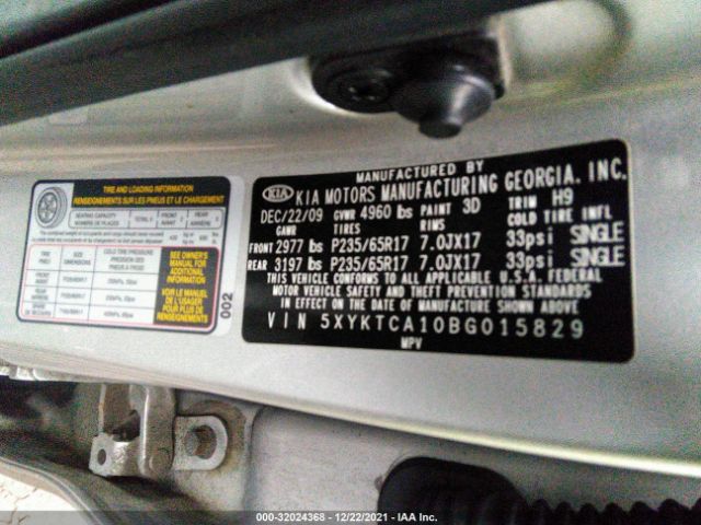 Photo 8 VIN: 5XYKTCA10BG015829 - KIA SORENTO 