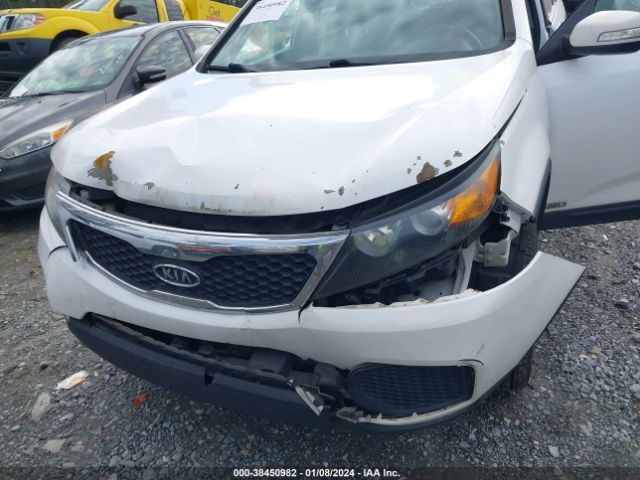 Photo 5 VIN: 5XYKTCA10BG021825 - KIA SORENTO 