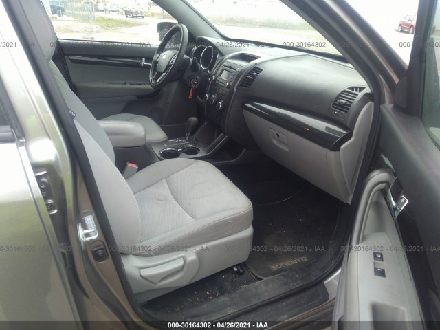 Photo 4 VIN: 5XYKTCA10BG100301 - KIA SORENTO 