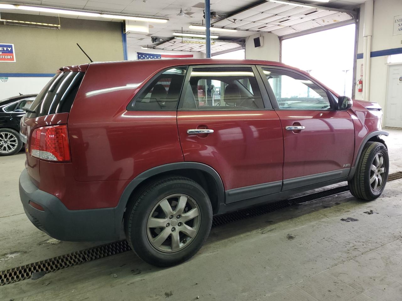 Photo 2 VIN: 5XYKTCA11BG007514 - KIA SORENTO 