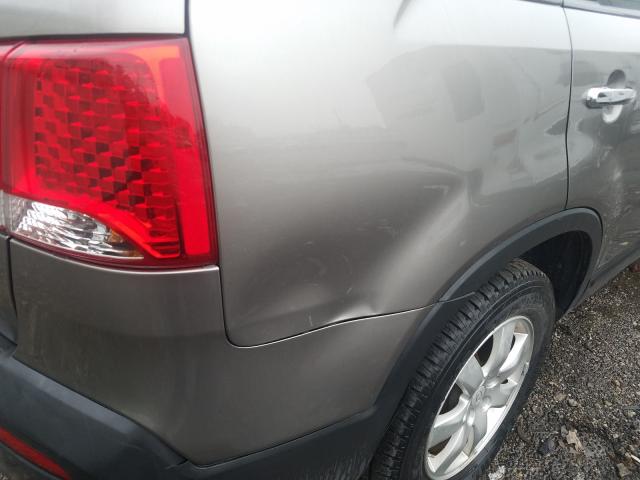 Photo 8 VIN: 5XYKTCA11BG012521 - KIA SORENTO 