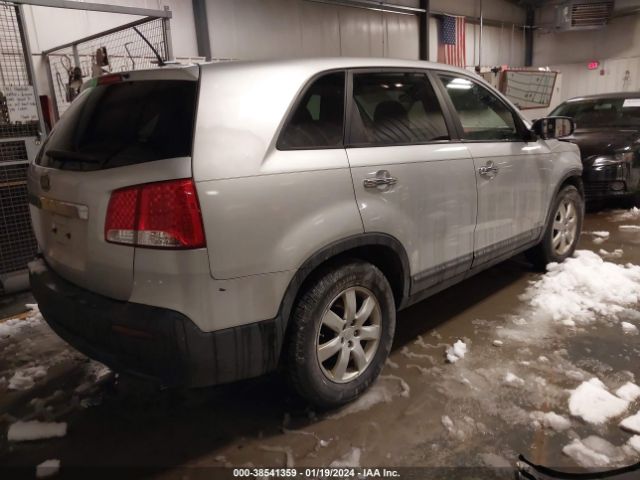 Photo 3 VIN: 5XYKTCA11BG042666 - KIA SORENTO 