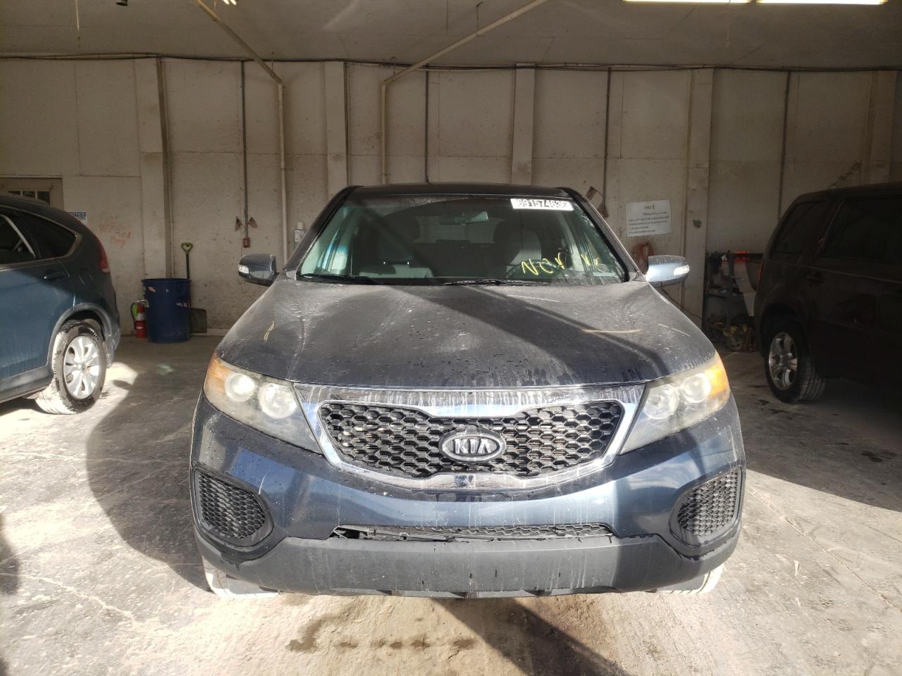 Photo 4 VIN: 5XYKTCA11BG130245 - KIA SORENTO 