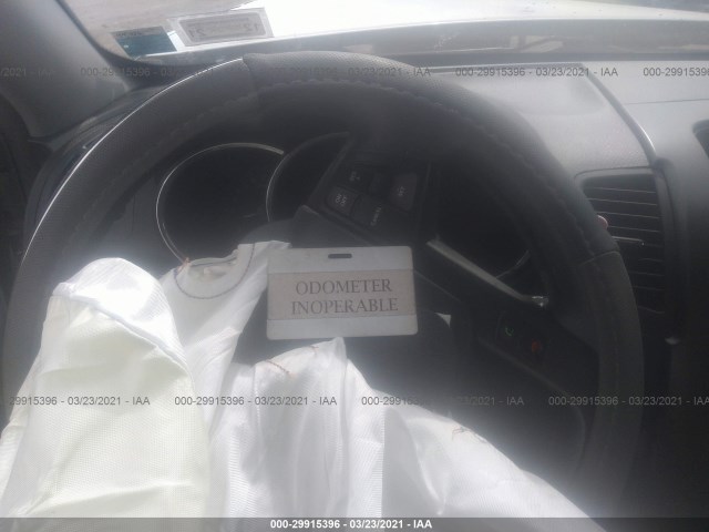 Photo 6 VIN: 5XYKTCA15BG178833 - KIA SORENTO 