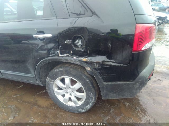 Photo 5 VIN: 5XYKTCA16BG014071 - KIA SORENTO 