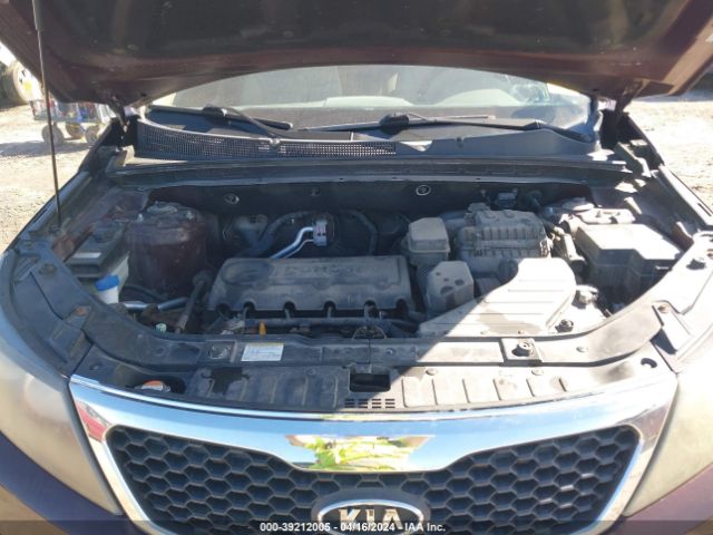 Photo 9 VIN: 5XYKTCA17BG031929 - KIA SORENTO 