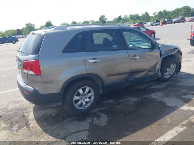 Photo 3 VIN: 5XYKTCA17BG130119 - KIA SORENTO 