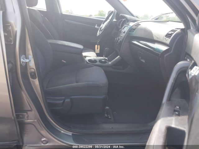 Photo 4 VIN: 5XYKTCA17BG130119 - KIA SORENTO 