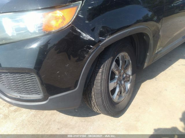 Photo 5 VIN: 5XYKTCA18BG014332 - KIA SORENTO 