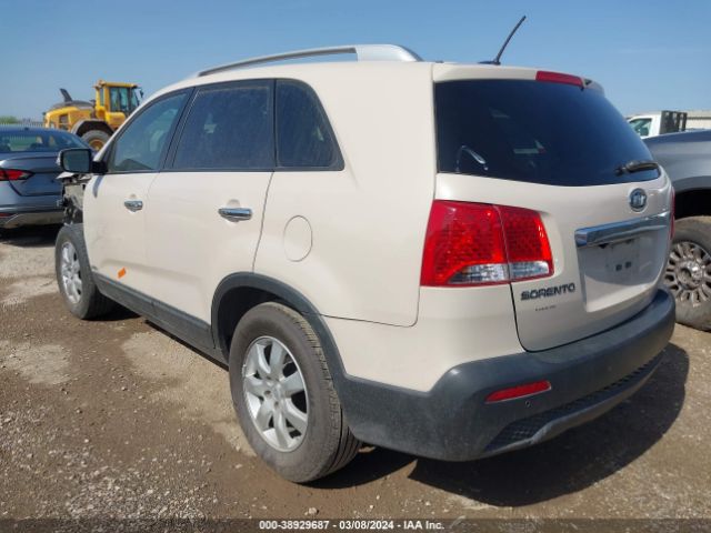 Photo 2 VIN: 5XYKTCA18BG111742 - KIA SORENTO 