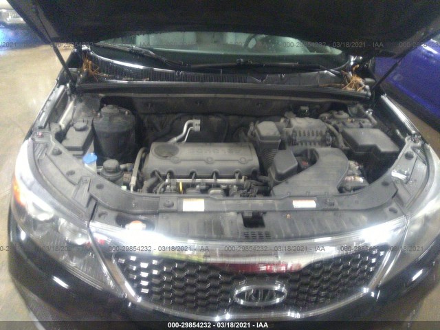 Photo 9 VIN: 5XYKTCA18BG138925 - KIA SORENTO 