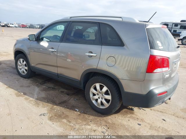 Photo 2 VIN: 5XYKTCA18BG147835 - KIA SORENTO 