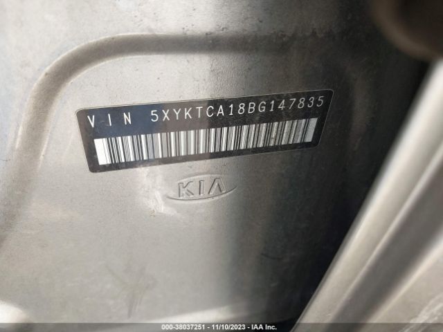 Photo 8 VIN: 5XYKTCA18BG147835 - KIA SORENTO 