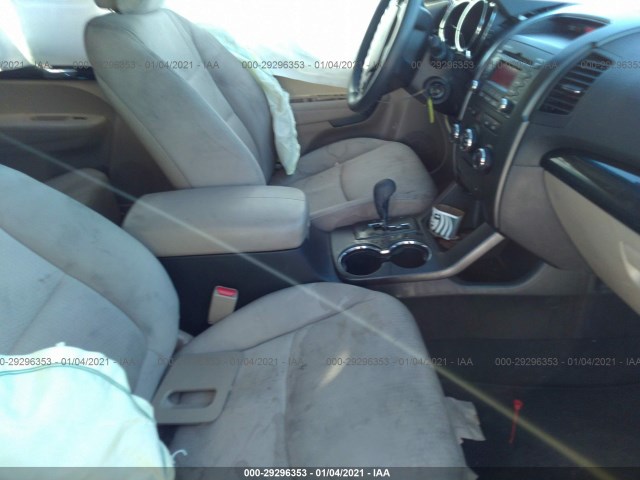 Photo 4 VIN: 5XYKTCA19BG120370 - KIA SORENTO 