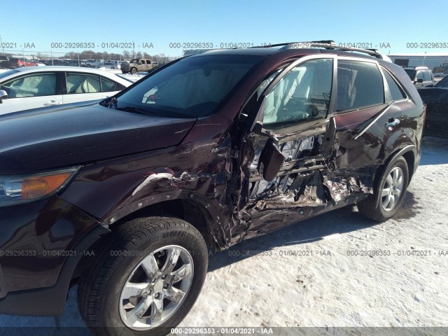 Photo 5 VIN: 5XYKTCA19BG120370 - KIA SORENTO 