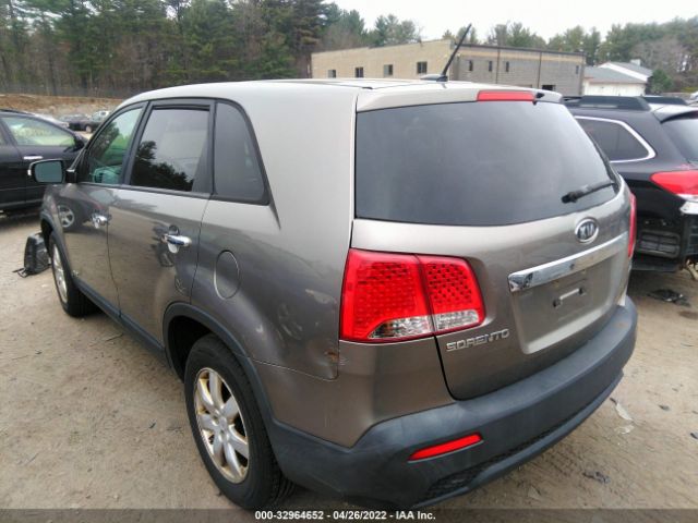 Photo 2 VIN: 5XYKTCA1XBG016017 - KIA SORENTO 