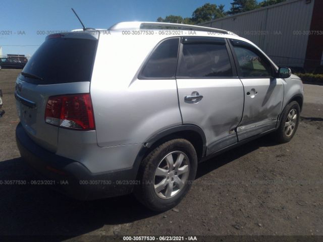 Photo 3 VIN: 5XYKTCA1XBG067873 - KIA SORENTO 