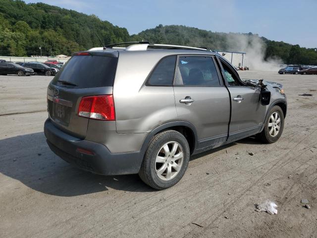 Photo 2 VIN: 5XYKTCA60DG326739 - KIA SORENTO LX 