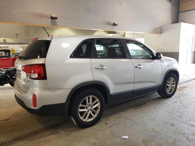 Photo 2 VIN: 5XYKTCA60EG511438 - KIA SORENTO LX 