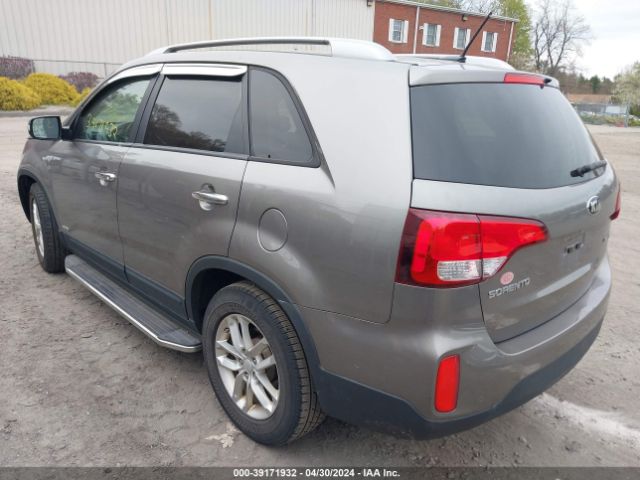 Photo 2 VIN: 5XYKTCA60FG584522 - KIA SORENTO 