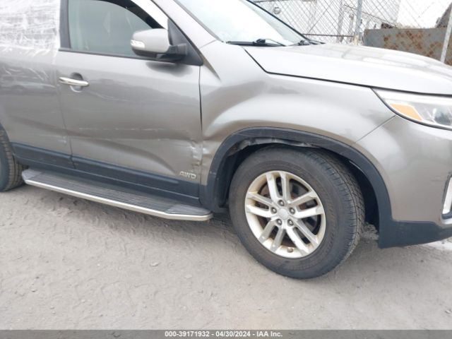 Photo 5 VIN: 5XYKTCA60FG584522 - KIA SORENTO 