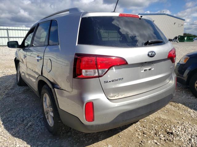 Photo 2 VIN: 5XYKTCA60FG645156 - KIA SORENTO LX 