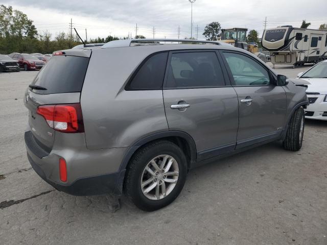 Photo 2 VIN: 5XYKTCA61EG531004 - KIA SORENTO LX 