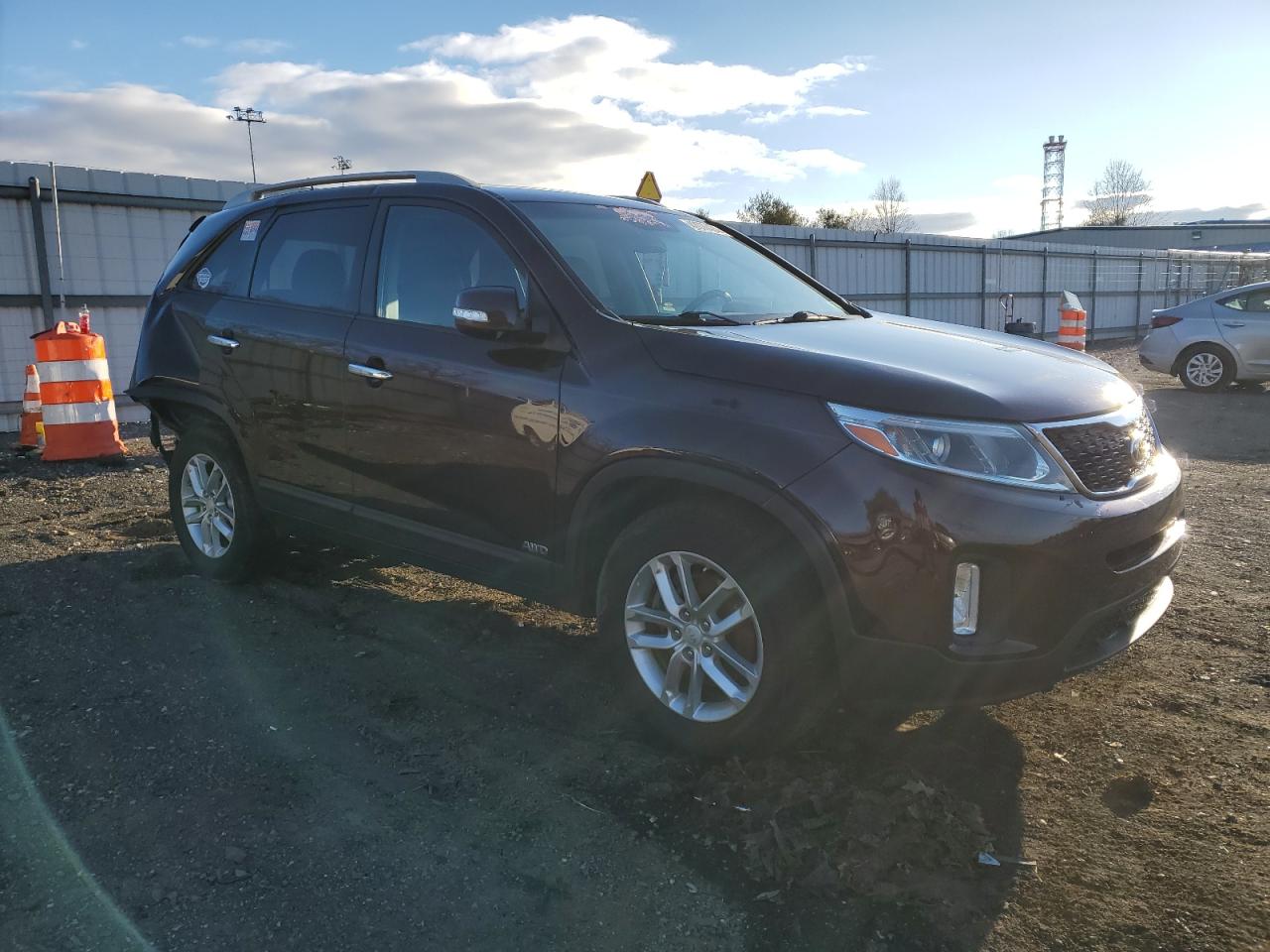 Photo 3 VIN: 5XYKTCA61FG637261 - KIA SORENTO LX 