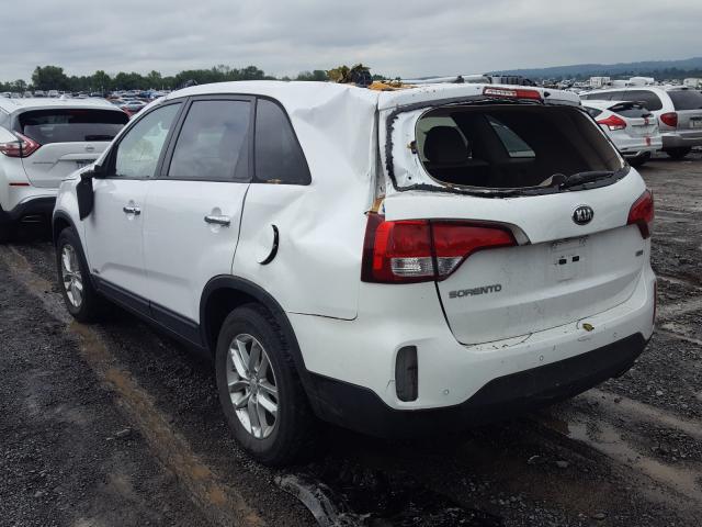 Photo 2 VIN: 5XYKTCA61FG656196 - KIA SORENTO LX 