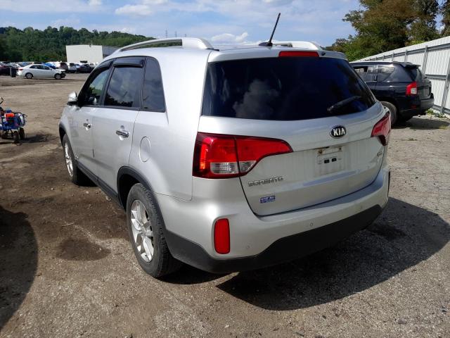 Photo 2 VIN: 5XYKTCA62FG586627 - KIA SORENTO LX 