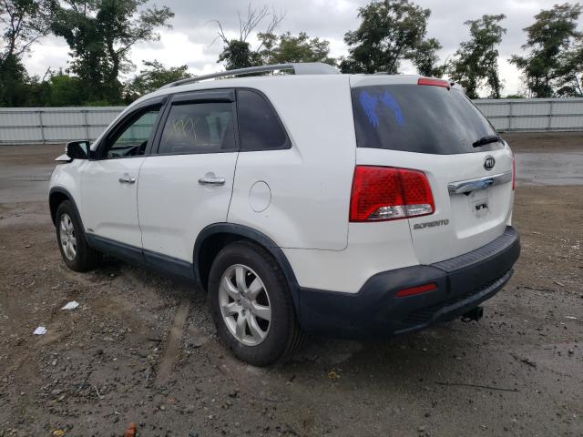 Photo 2 VIN: 5XYKTCA63DG321387 - KIA SORENTO LX 