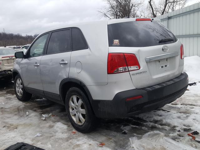 Photo 2 VIN: 5XYKTCA63DG400297 - KIA SORENTO LX 