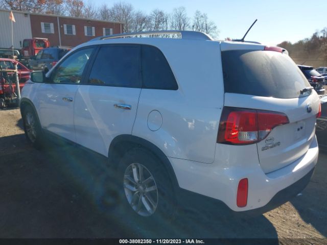 Photo 2 VIN: 5XYKTCA63FG582599 - KIA SORENTO 