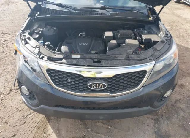 Photo 9 VIN: 5XYKTCA64CG282307 - KIA SORENTO 