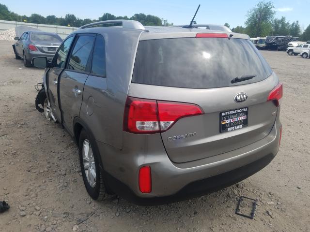 Photo 2 VIN: 5XYKTCA64FG651820 - KIA SORENTO LX 